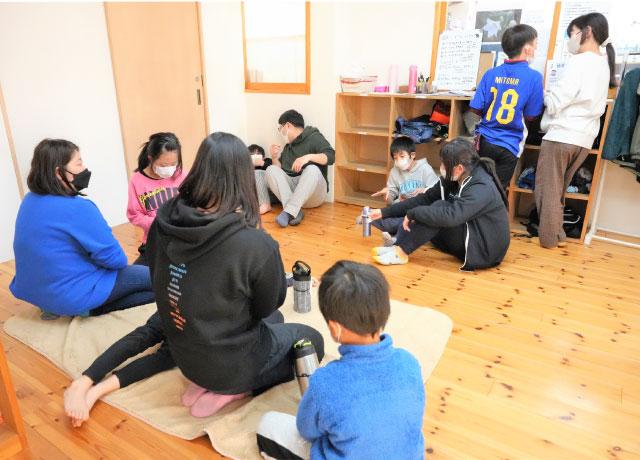 子ども達の気持ちを落ち着かせます