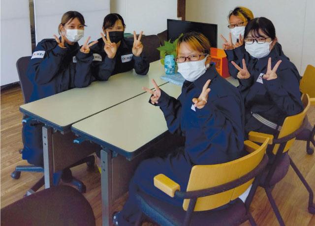女性スタッフも多数活躍中の明るい職場！