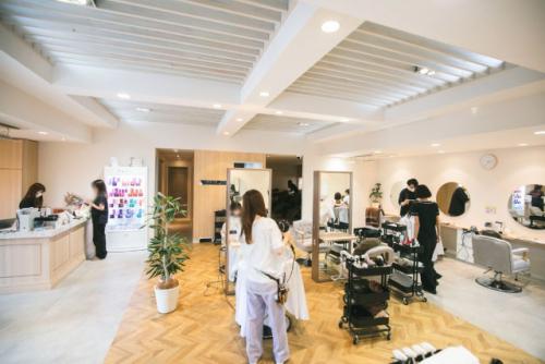 スタイリスト ヘアケア 週休3日 完全週休2日 交通費あり 正社員｜美髪クリニック Courbe｜愛媛県松山市道後樋又