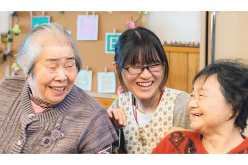 介護業務 生活介助 介護福祉士 ノーリフティング 週休2日制 正職員｜高齢者総合福祉施設 ガリラヤ荘｜愛媛県東温市南方